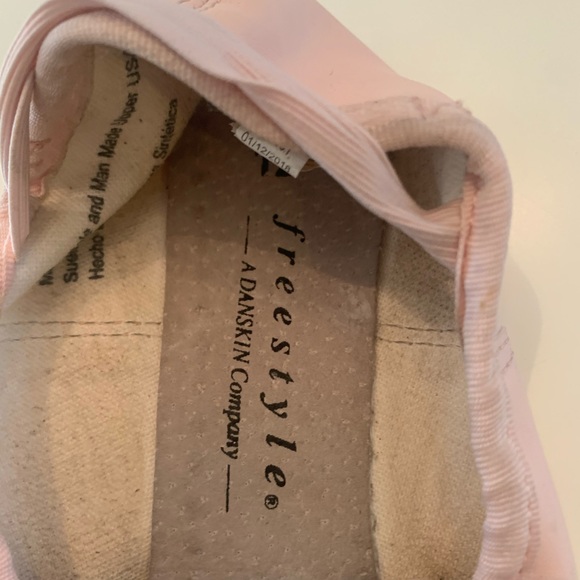 Danskin freestyle ballet flats . Leather sole , ballet pink size 12 - Picture 5 of 5